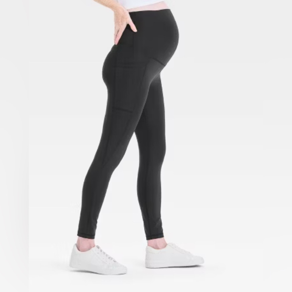 Ingrid & Isabel Black active Maternity Leggings